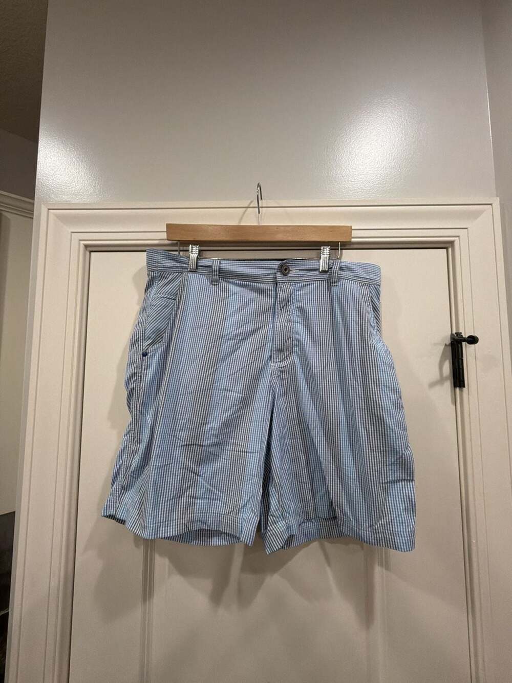 Lululemon Size 36‎ Blue Striped Seersucker Golf Shorts